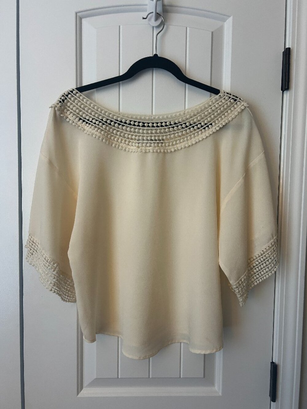 Bohemian-style cream blouse, Size Medium